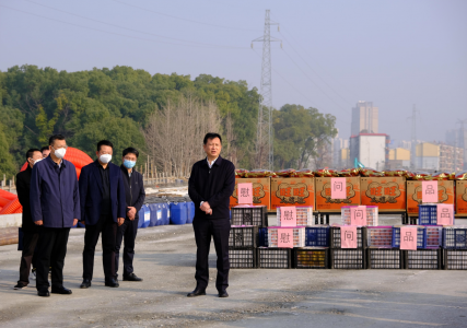 市委常委、副市長(cháng)肖云走訪(fǎng)慰問(wèn)丹霞路項目一線(xiàn)工人